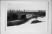 E MASON ST AND LINCOLN MEMORIAL DR, a NA (unknown or not a building) concrete bridge, built in Milwaukee, Wisconsin in 1923.