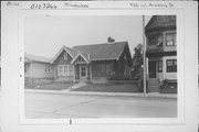 930 W MINERAL ST, a Craftsman house, built in Milwaukee, Wisconsin in 1912.