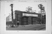 1536 W PIERCE ST, a Twentieth Century Commercial garage, built in Milwaukee, Wisconsin in 1927.