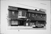 800-04 E POTTER AVE, a Commercial Vernacular apartment/condominium, built in Milwaukee, Wisconsin in .