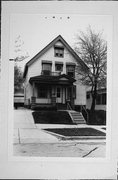 1629 E PRYOR AVE 1629 E PRYOR AVE, a Front Gabled house, built in Milwaukee, Wisconsin in 1912.
