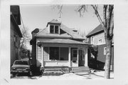 1142 SPAIGHT ST, a Queen Anne house, built in Madison, Wisconsin in 1891.