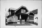 2731 S QUINCY AVE, a Bungalow house, built in Milwaukee, Wisconsin in 1925.