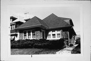 2738 S QUINCY AVE, a Bungalow house, built in Milwaukee, Wisconsin in 1925.