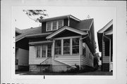 1833 E RUSK AVE, a Bungalow house, built in Milwaukee, Wisconsin in 1917.