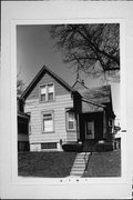 620 E RUSSELL AVE, a Queen Anne house, built in Milwaukee, Wisconsin in 1891.