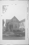 1225 W SCOTT ST, a Queen Anne house, built in Milwaukee, Wisconsin in .