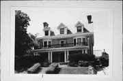 2729 N SHEPARD AVE, a Colonial Revival/Georgian Revival house, built in Milwaukee, Wisconsin in 1906.