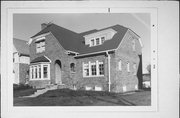 2570 N SHERMAN BLVD 2570 N SHERMAN BLVD, a Craftsman house, built in Milwaukee, Wisconsin in 1922.