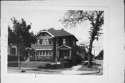 2775-2779 N SHERMAN BLVD 2775-2779 N SHERMAN BLVD, a Craftsman duplex/two-flat, built in Milwaukee, Wisconsin in 1923.