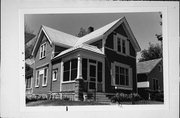 2735 S SHORE DR, a Gabled Ell house, built in Milwaukee, Wisconsin in 1892.