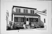 2989 S SHORE DR, a Bungalow house, built in Milwaukee, Wisconsin in 1910.