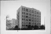 623 W STATE ST, a Astylistic Utilitarian Building large office building, built in Milwaukee, Wisconsin in 1928.