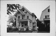 3209 N SUMMIT AVE, a Queen Anne house, built in Milwaukee, Wisconsin in 1893.