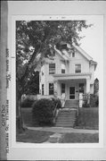 3209 N SUMMIT AVE, a Queen Anne house, built in Milwaukee, Wisconsin in 1893.