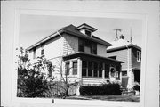3011 S SUPERIOR ST, a American Foursquare house, built in Milwaukee, Wisconsin in 1909.