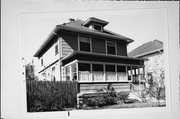 3013 S SUPERIOR ST, a American Foursquare house, built in Milwaukee, Wisconsin in 1909.