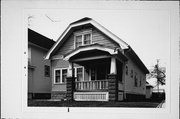 2747 S TAYLOR AVE, a Bungalow house, built in Milwaukee, Wisconsin in 1924.