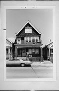1016-18 W WALKER ST, a Front Gabled house, built in Milwaukee, Wisconsin in 1913.