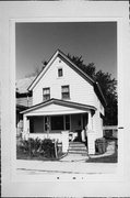 516 W WASHINGTON ST, a Front Gabled house, built in Milwaukee, Wisconsin in 1927.