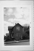1201 W WASHINGTON ST, a Gabled Ell house, built in Milwaukee, Wisconsin in .