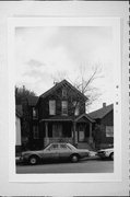 1319-21 W WASHINGTON ST, a Gabled Ell duplex, built in Milwaukee, Wisconsin in .