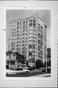 1121 N WAVERLY PL, a International Style apartment/condominium, built in Milwaukee, Wisconsin in 1954.