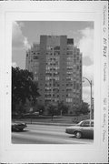 1121 N WAVERLY PL, a International Style apartment/condominium, built in Milwaukee, Wisconsin in 1954.