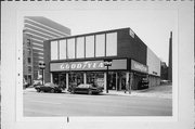 435 W WELLS ST, a Commercial Vernacular gas station/service station, built in Milwaukee, Wisconsin in 1970.