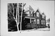 2944 S WENTWORTH AVE, a Queen Anne house, built in Milwaukee, Wisconsin in .