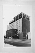 2601 W WISCONSIN AVE, a Contemporary hotel/motel, built in Milwaukee, Wisconsin in 1962.