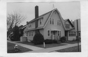 201 S ALLEN ST, a Dutch Colonial Revival house, built in Madison, Wisconsin in 1927.