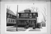 6229-6231 W LLOYD ST 6229-6231 W LLOYD ST, a American Foursquare duplex/two-flat, built in Wauwatosa, Wisconsin in 1923.