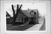 2445 PASADENA BOULEVARD, a Bungalow house, built in Wauwatosa, Wisconsin in 1929.
