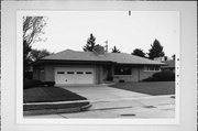 7305 W WELLS ST, a Ranch house, built in Wauwatosa, Wisconsin in 1954.