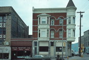 121-123 E MILWAUKEE ST 121-123 E MILWAUKEE ST, a Queen Anne lodging-hotel, built in Janesville, Wisconsin in 1893.
