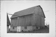 WEST END OF STEARNS RD, a Astylistic Utilitarian Building barn, built in Porter, Wisconsin in 1914.