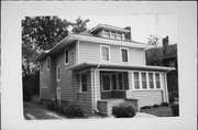 921 CHAPIN, a American Foursquare house, built in Beloit, Wisconsin in 1905.