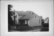 905 CRANSTON, a Gabled Ell house, built in Beloit, Wisconsin in 1849.