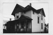 605-607 W OLIN AVE, a Queen Anne house, built in Madison, Wisconsin in 1895.