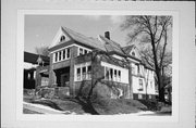 423 PARK AVE, a Queen Anne house, built in Beloit, Wisconsin in 1901.