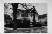 903 PARK AVE 903 PARK AVE, a Craftsman house, built in Beloit, Wisconsin in 1900.