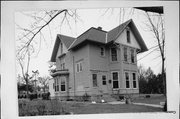 419 S 1ST ST, a Queen Anne house, built in Evansville, Wisconsin in 1885.