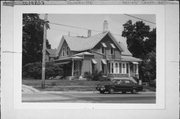 423-425 CENTER AVE 423-425 CENTER AVE, a Cross Gabled house, built in Janesville, Wisconsin in 1870.