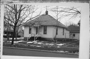 522 CHESTNUT ST, a One Story Cube house, built in Janesville, Wisconsin in 1906.