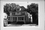 808 E COURT ST, a Colonial Revival/Georgian Revival apartment/condominium, built in Janesville, Wisconsin in 1900.