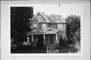 825 E COURT ST 825 E COURT ST, a Queen Anne house, built in Janesville, Wisconsin in 1901.