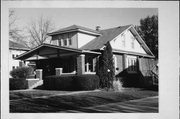 221 FOREST PARK BLVD, a Bungalow house, built in Janesville, Wisconsin in 1920.