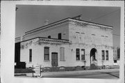 19 N HIGH ST 19 N HIGH ST, a Commercial Vernacular small retail building, built in Janesville, Wisconsin in 1900.
