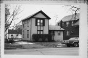 433 S JACKSON ST, a Gabled Ell house, built in Janesville, Wisconsin in 1885.